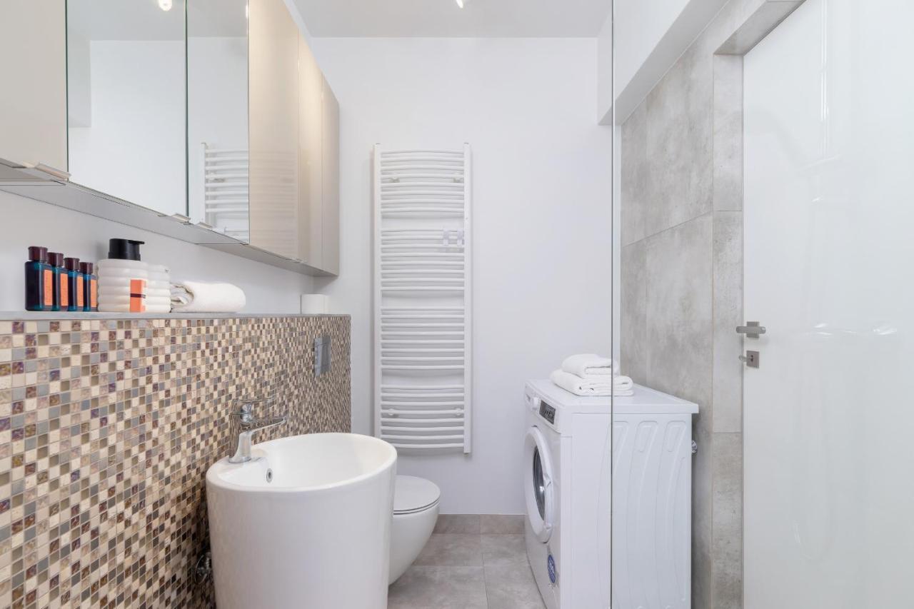 Apartment With Balcony & Parking Mogilska By Renters Prestige Krakau Buitenkant foto